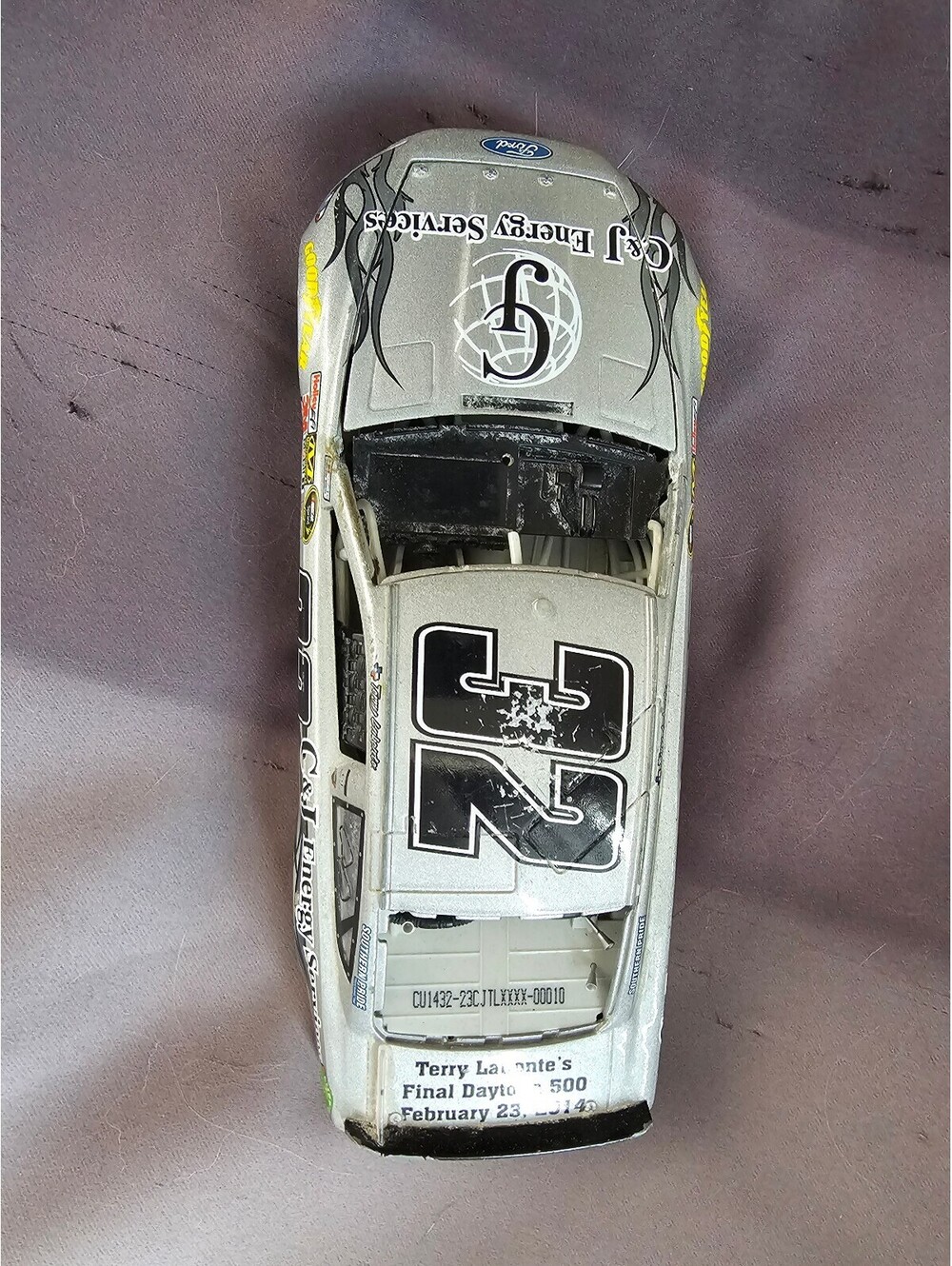 C&I Energy Services #32 Terry Labonte 1:24 Scale Model Race Car